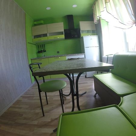 Apartmens On Khabarovskaya Apartman Krivij Rih Kültér fotó