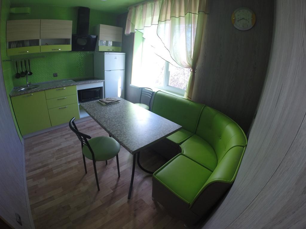 Apartmens On Khabarovskaya Apartman Krivij Rih Kültér fotó